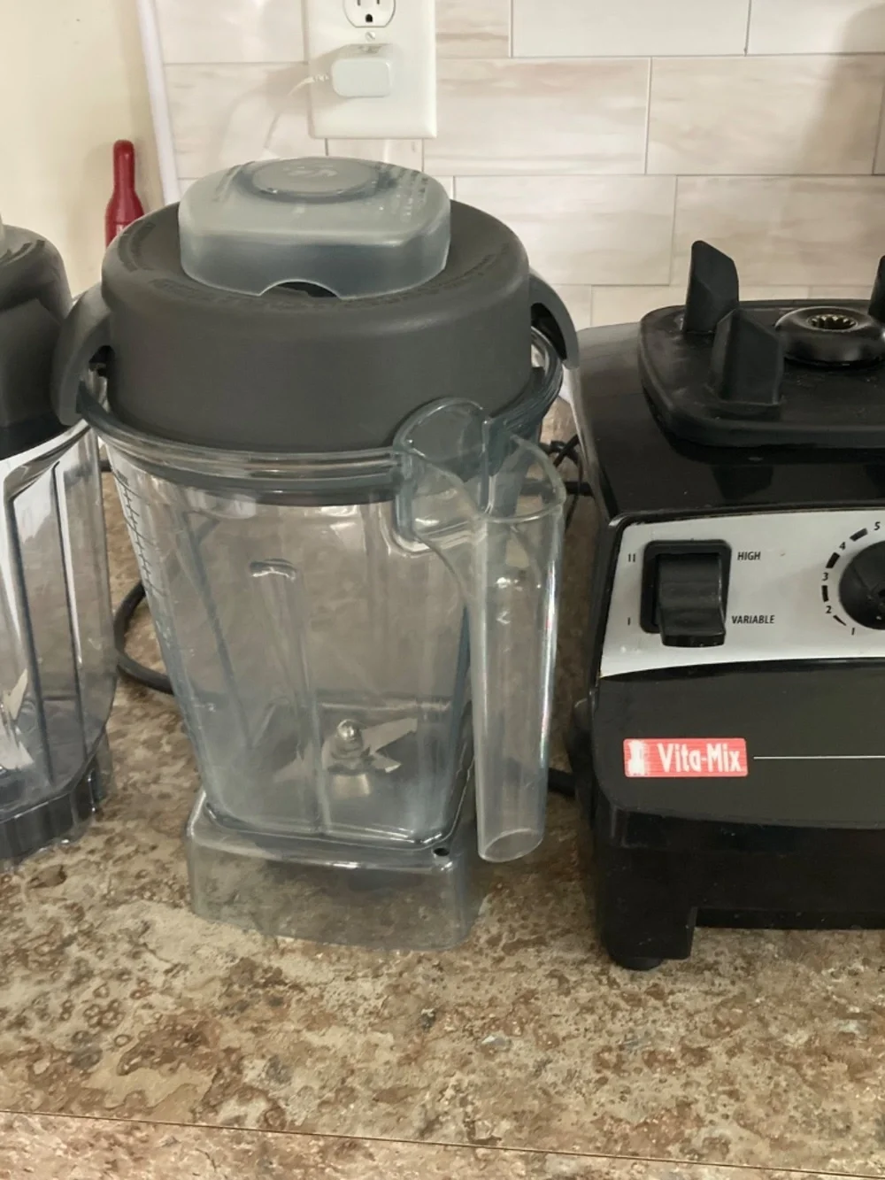 Vitamix 5200 VM0103 (Black & Gray) - Picture 2 of 5